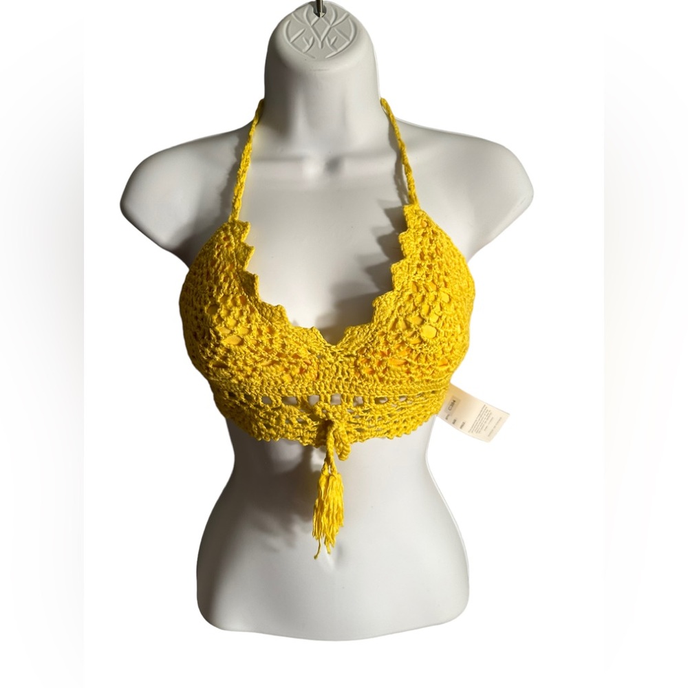 Hippie Boho Crochet Too.  BL/RD 1.    C384